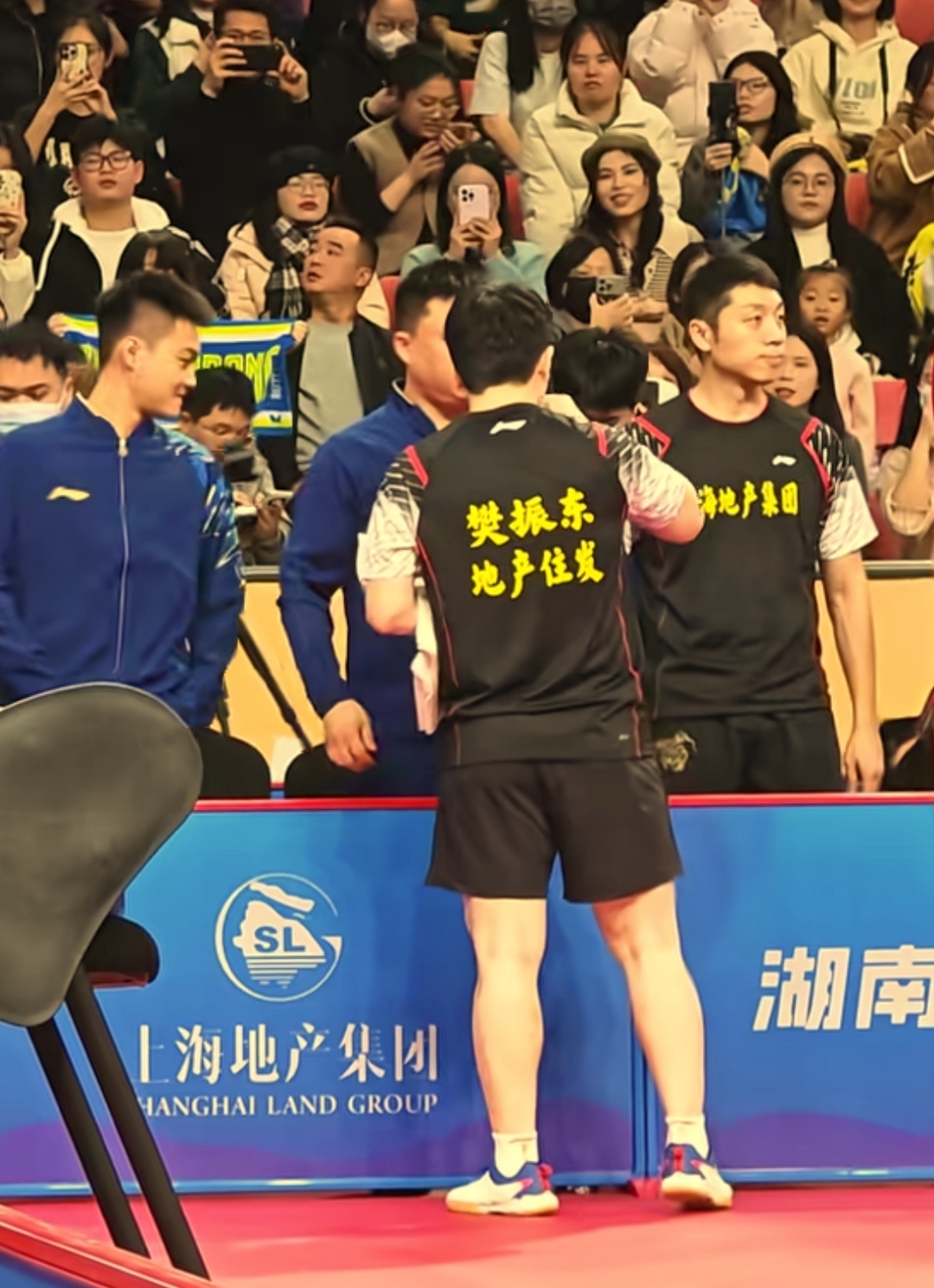 英格兰队力克法国队，许昕扛起全队的简单介绍