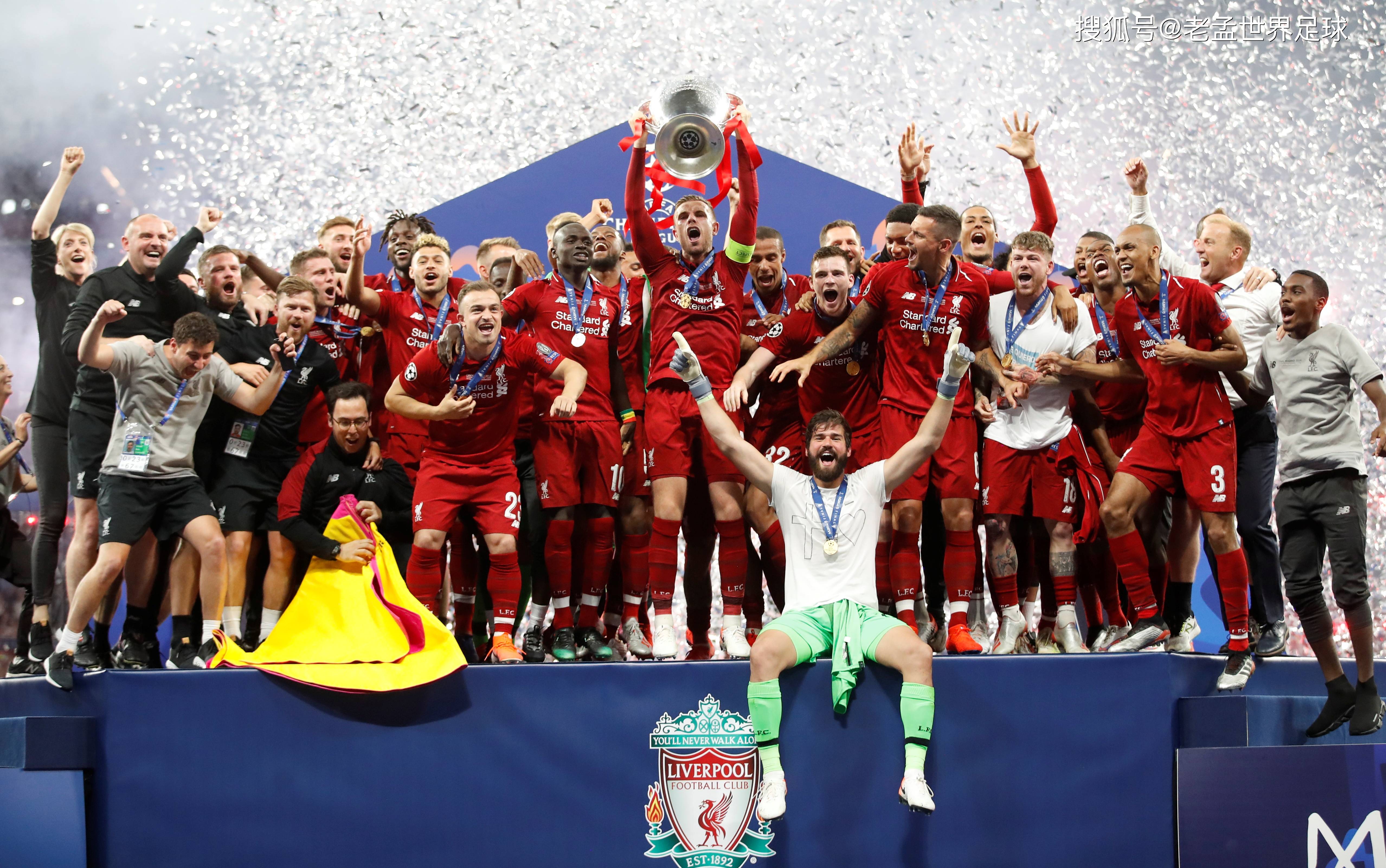 包含葡超联赛榜首纠缠莫测，顶级球队竞争激烈的词条