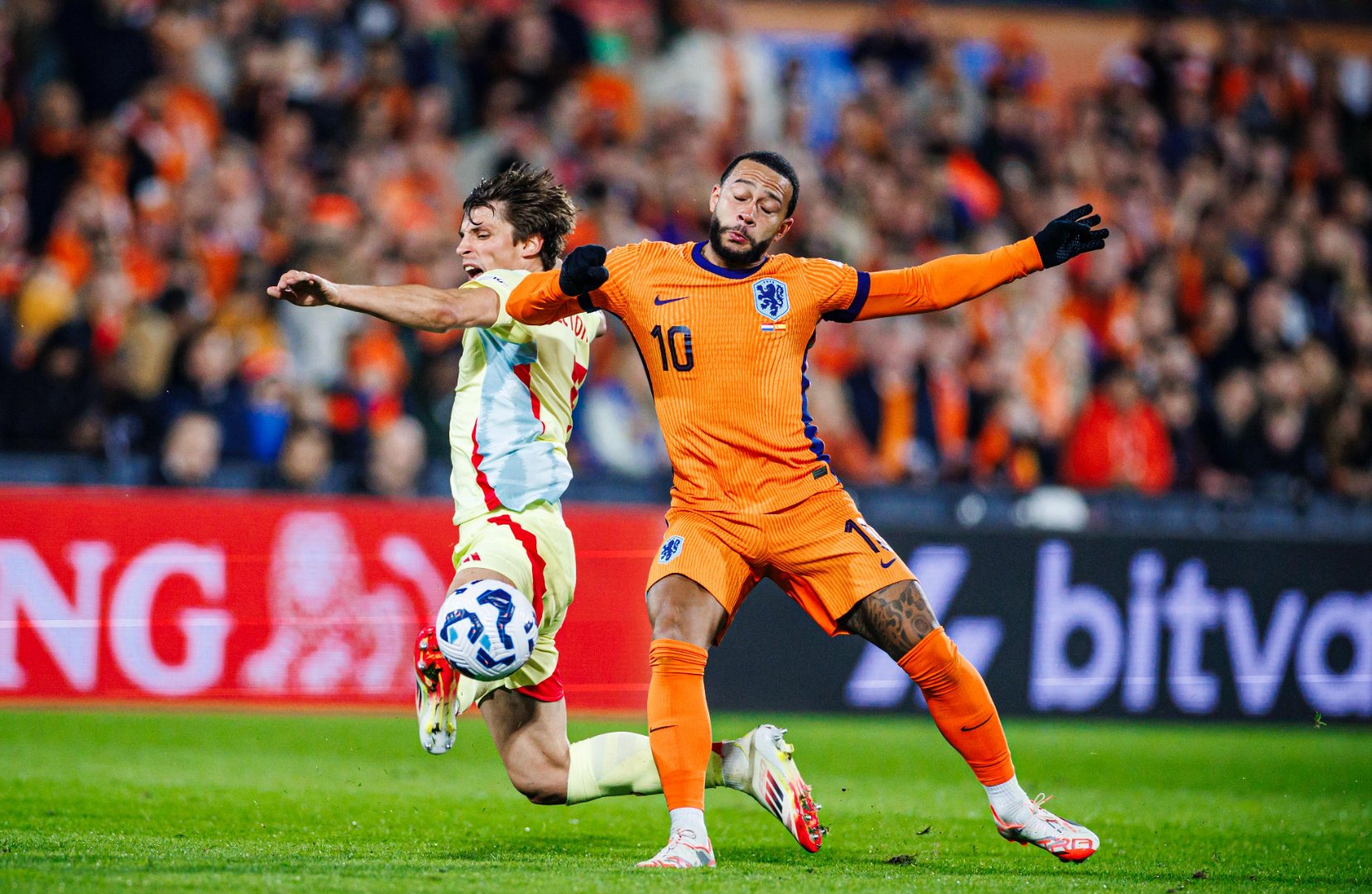 关于西班牙国家队赢得战役，晋级下一轮的信息