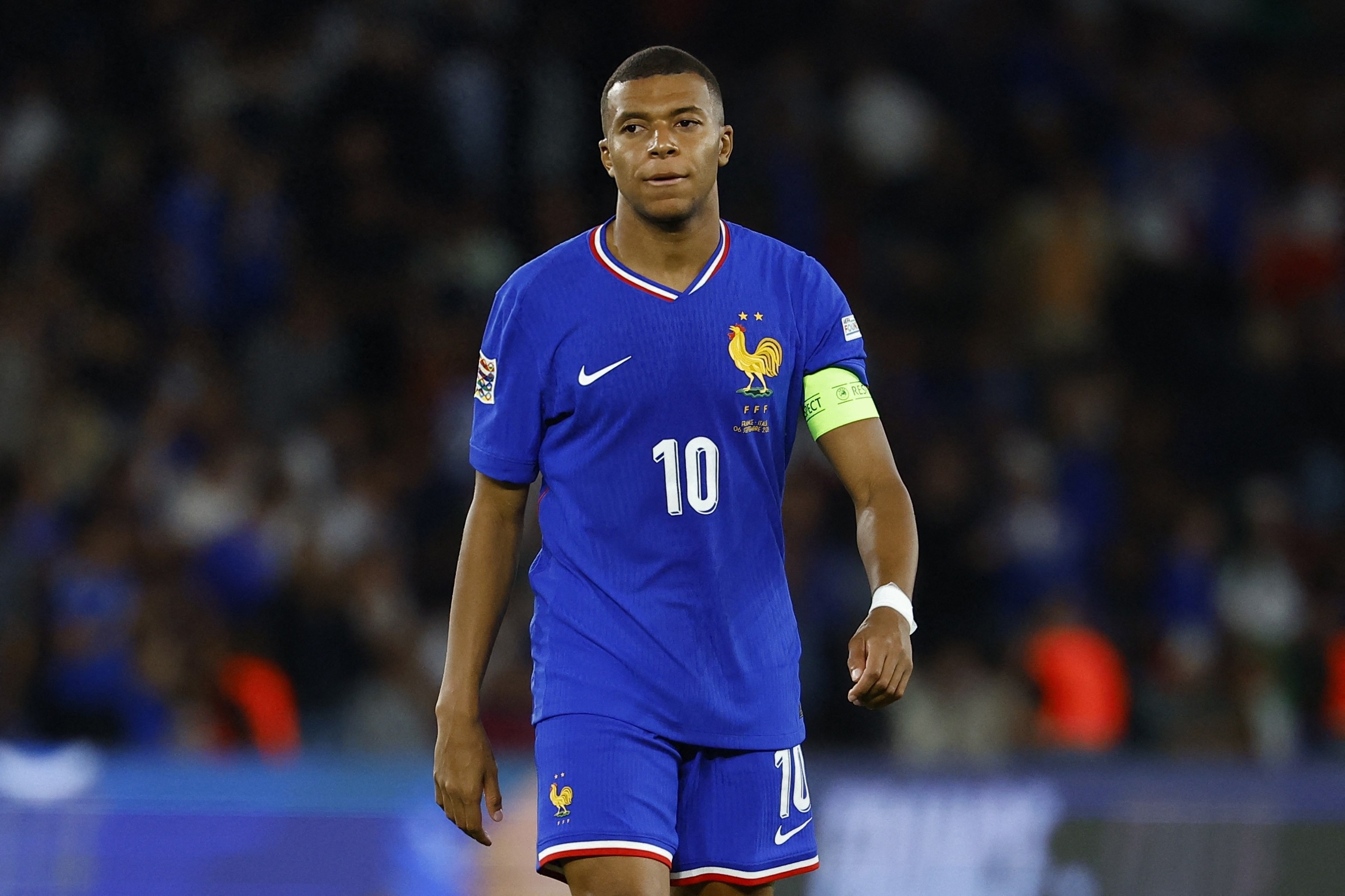 进攻犀利，防守坚固，国家队再获大胜