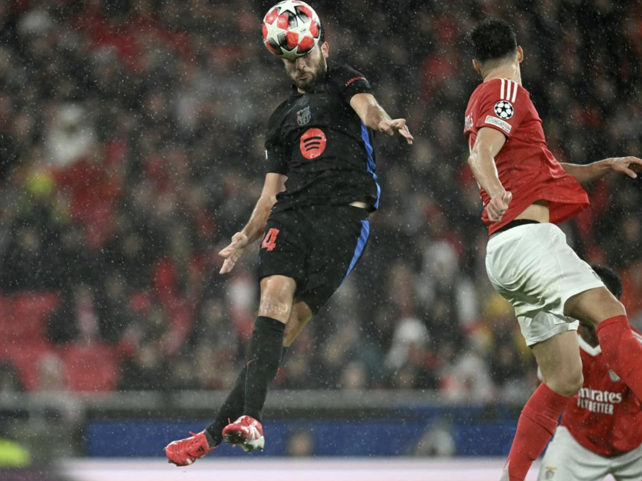 包含巴萨客场大胜对手，梅西贡献一传一射的词条