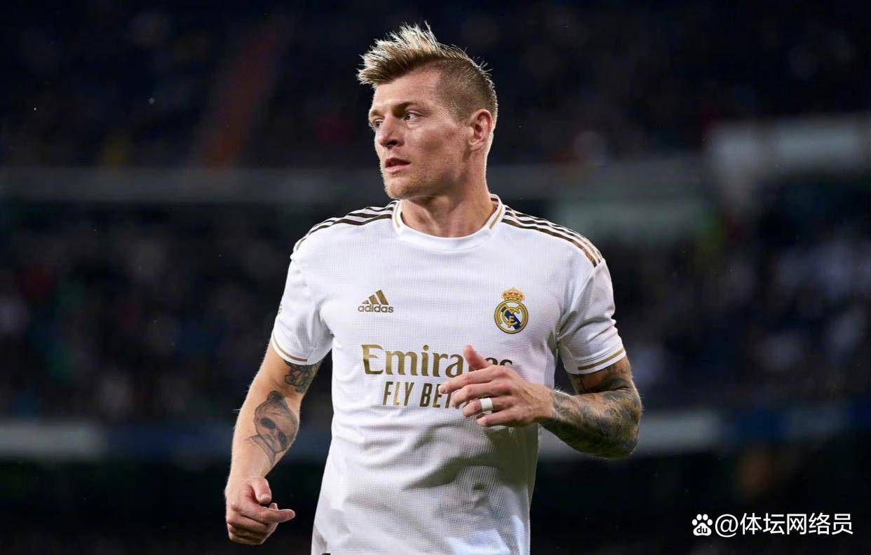 包含皇家马德里发挥出色，轻松晋级，球迷欢呼不已的词条