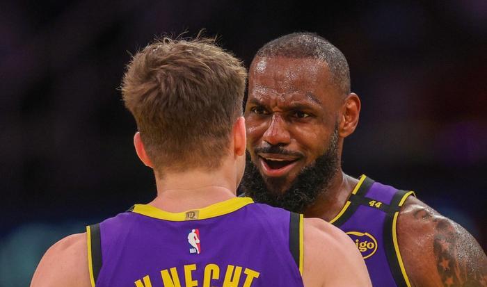 爵士主场击败凯尔特人，赢得七连胜