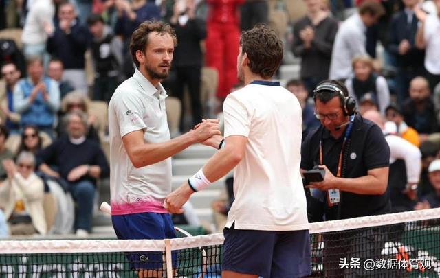 包含法网轻取年终总决赛,梅德韦杰夫统治全场的词条 包含法网轻取年终总决赛,梅德韦杰夫统治全场的词条