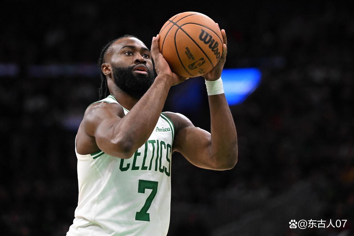 格拉斯哥凯尔特人全队发威，主场取胜的简单介绍