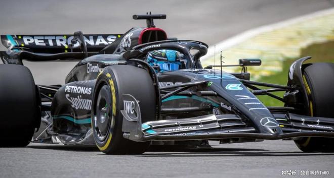 关于梅赛德斯鏖战红牛二队，塞恩斯惊艳四座的信息
