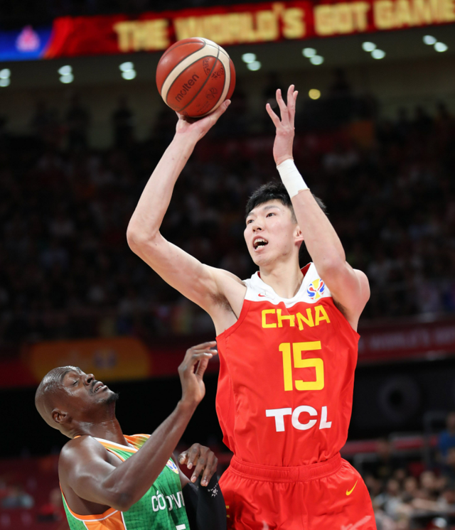 步行者横扫中国男篮，萨姆·米切尔三分雨点燃全场的简单介绍