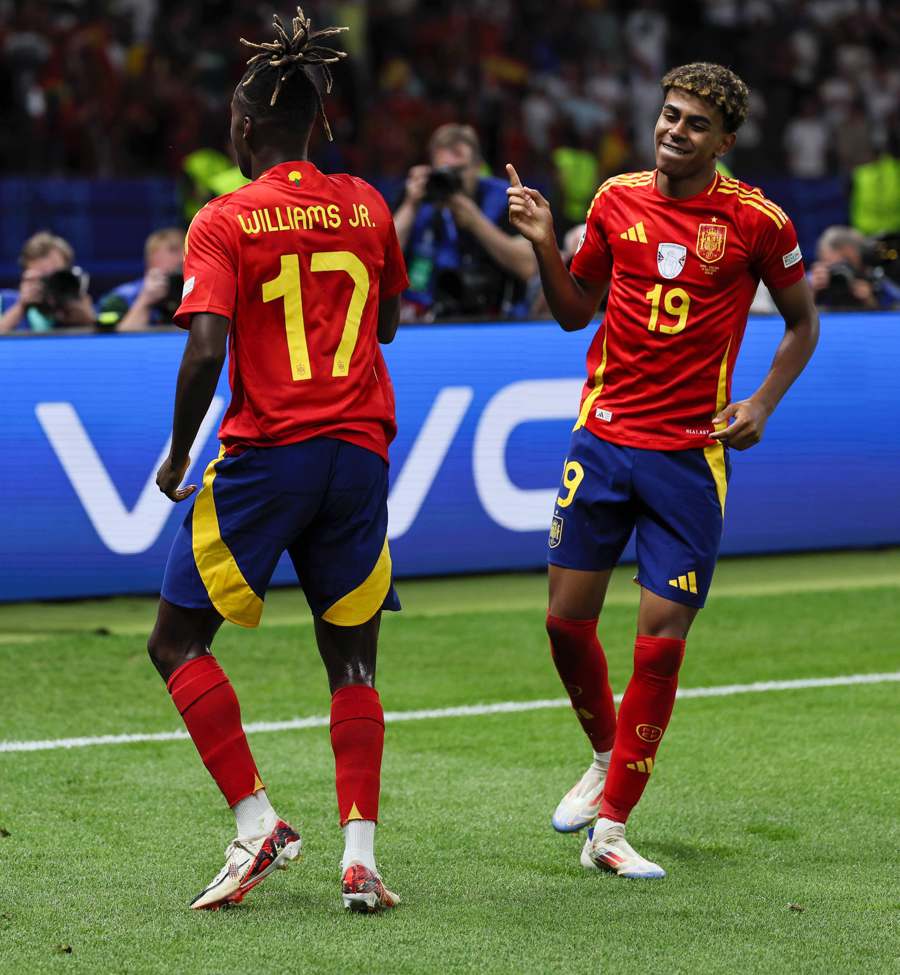 包含马德里竞技力克那不勒斯，格列兹曼关键制胜的词条