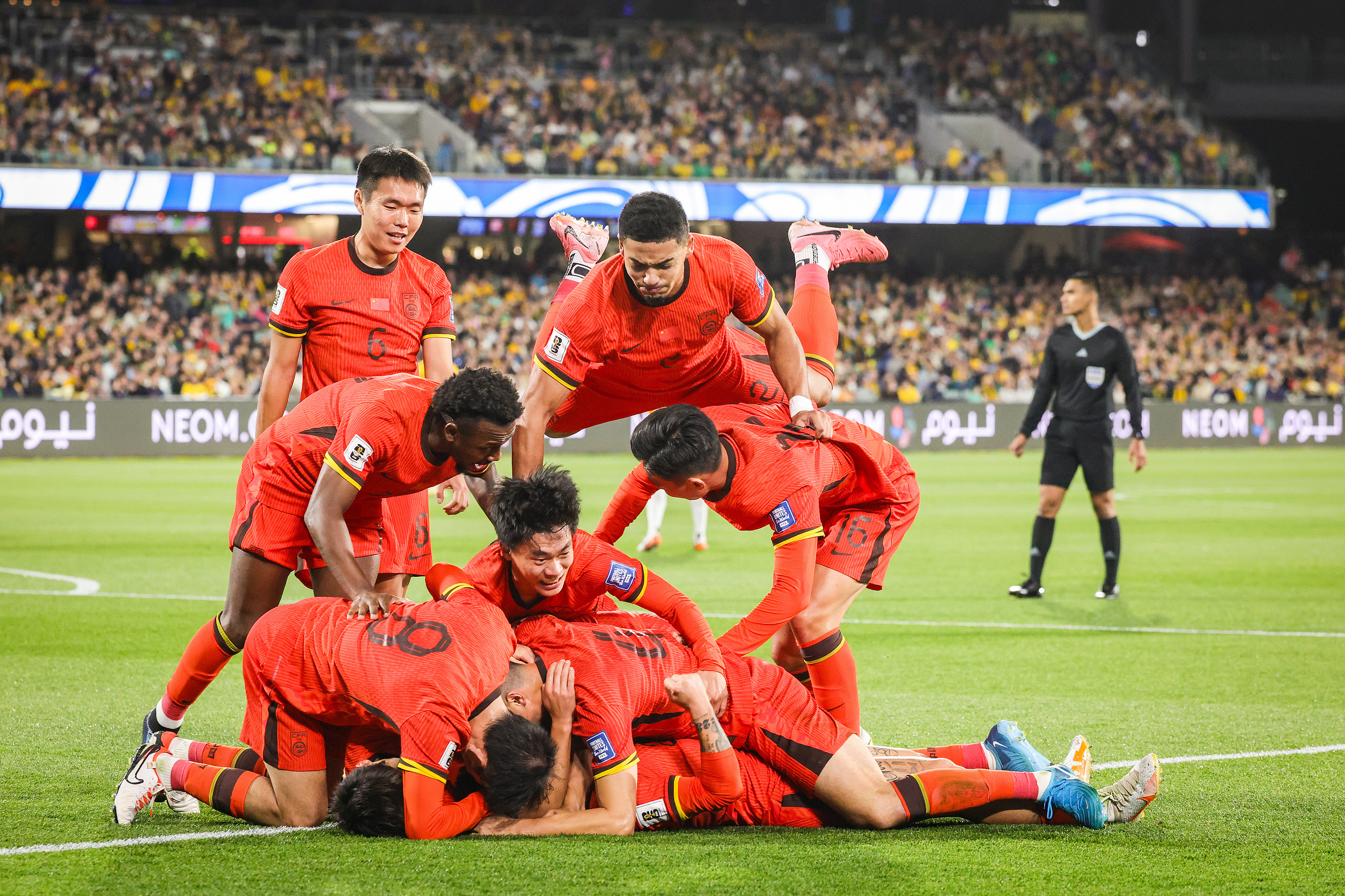 关于英格兰队横扫法国队,梁靖崑点燃赛场的信息 关于英格兰队横扫法国队,梁靖崑点燃赛场的信息