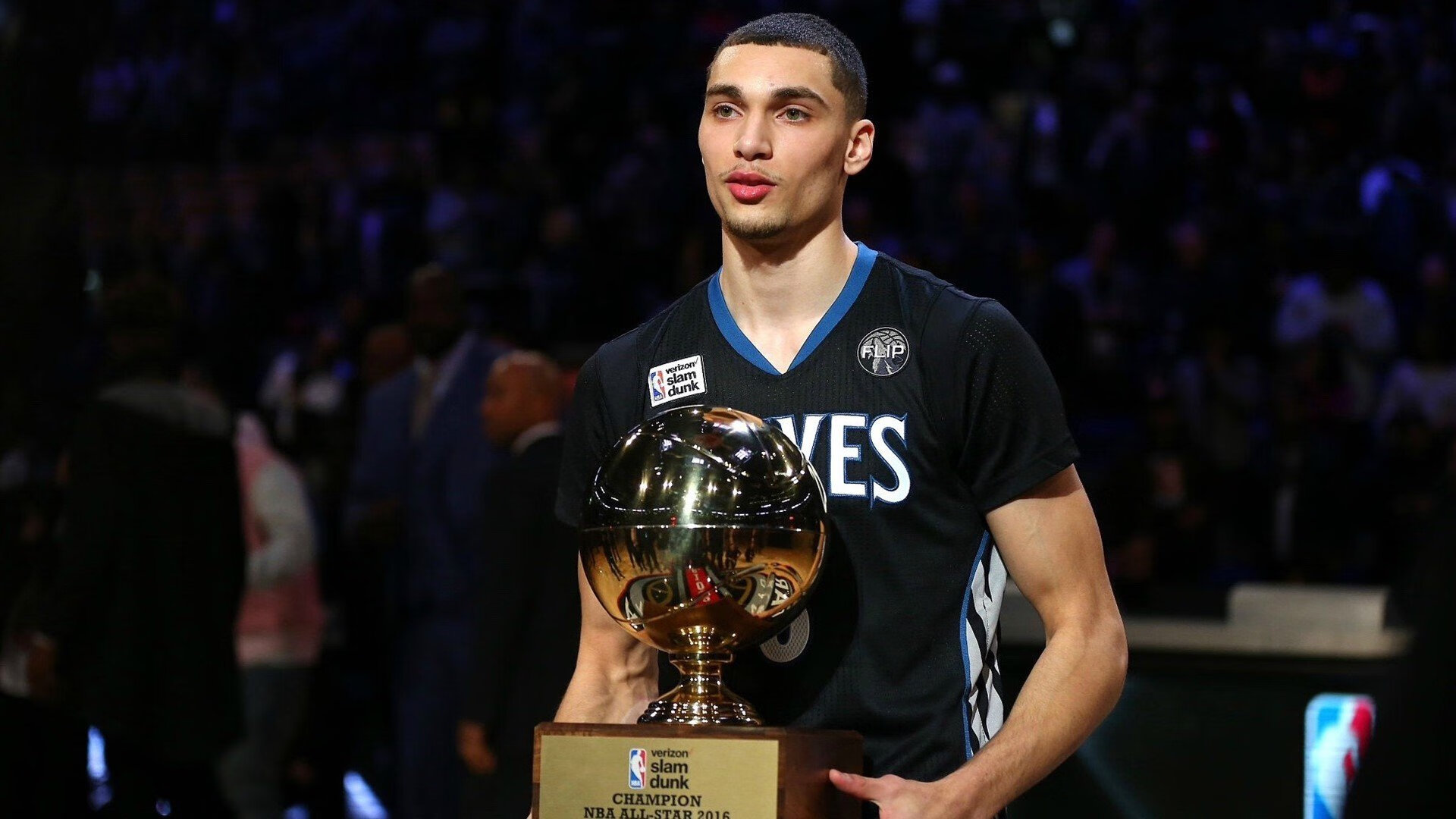 帕尔默个人能力完全展现，拜仁防守锁死拉齐奥，一场战术与天赋的终极对决